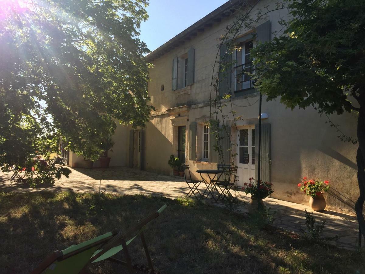 Le Tilleul Hébergement de vacances Arles